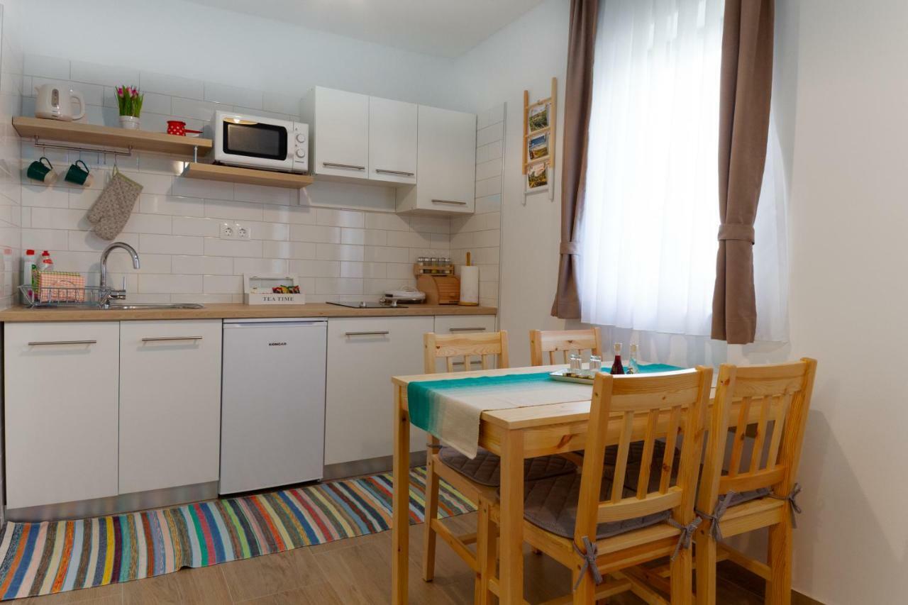 Holiday Home, Apartman Obajdin 슬루니 외부 사진