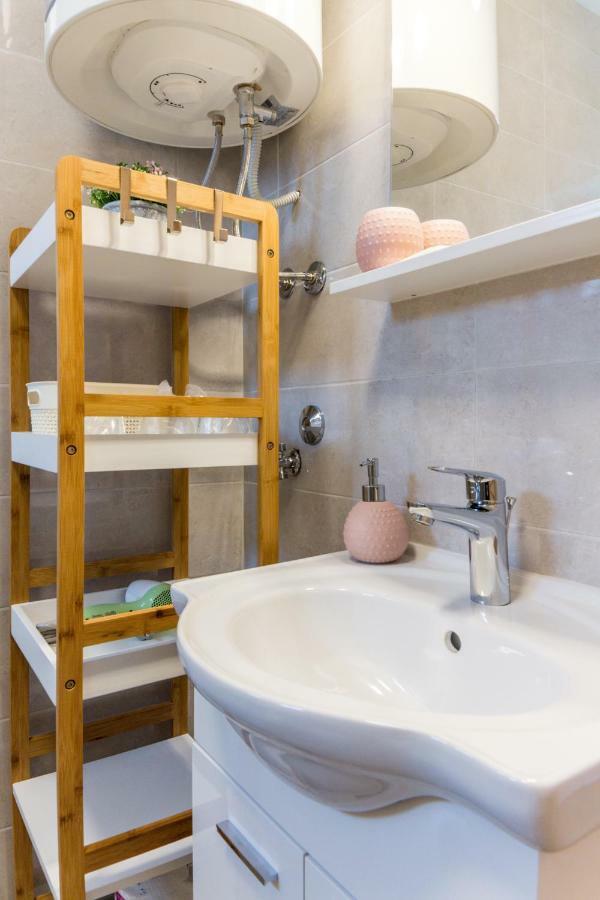 Holiday Home, Apartman Obajdin 슬루니 외부 사진